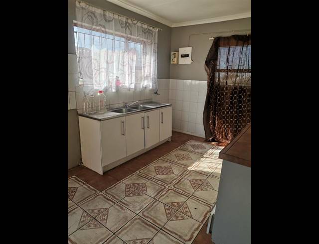 4 BEDROOM PROPERTY TO RENT IN MALABAR